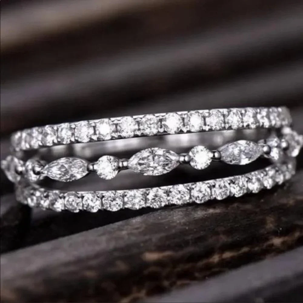 HALO 4.1 CT 925 STERLING SILVER DIAMOND RING - Picture 2 of 4